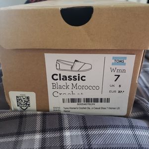 Toms size 7 crochet black Morocco classics.